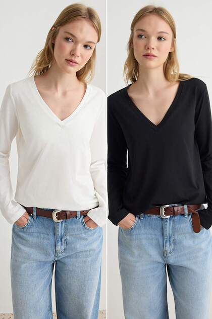 Ekru-Siyah 2'li Paket V Yaka Oversize Örme T-Shirt TWOAW27TS00133