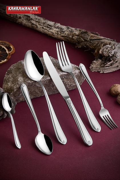 72 Piece Cutlery Set