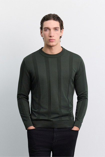 Men's Khaki Crew Neck Easy-Iron Wrinkle-Resistant Long Sleeve Regular Fit Sweater A62Y5001