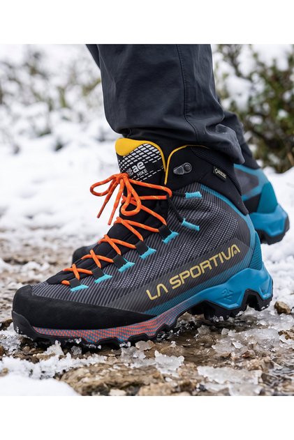 Aequilibrium hike gore-tex (waterproof) men's trekking boot - colorful