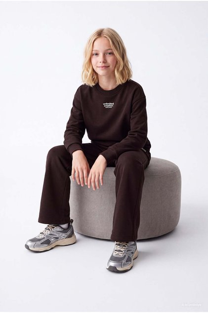 Girl's Lettered Crew Neck Sweatshirt