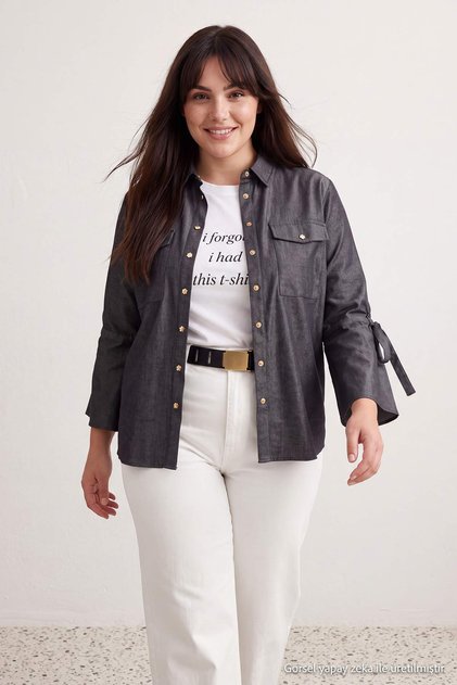 Siyah Denim Görünümlü Çiçek Düğmeli Büyük Beden Gömlek TBBAW27AX00013