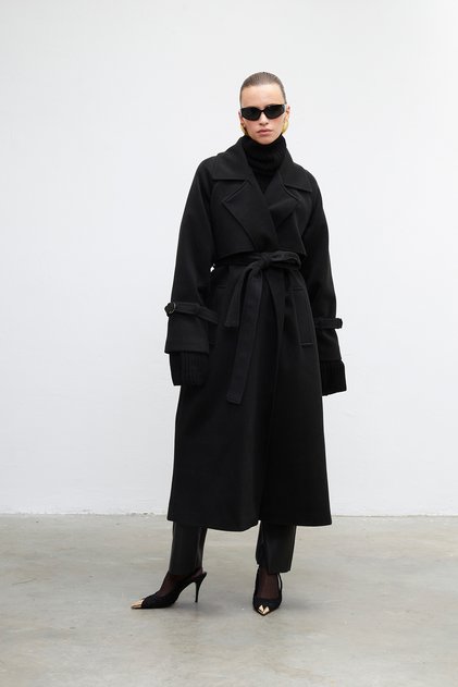 Kemerli oversize siyah kaban