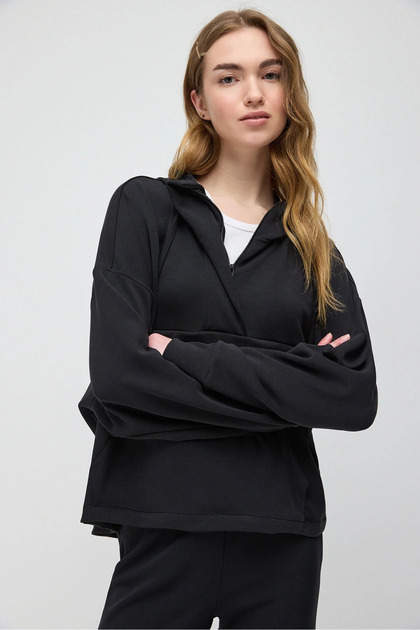 Kadın Kapüşonlu Sweatshirt Yarım Fermuarlı Kanguru Cepli Yumuşak Dokulu