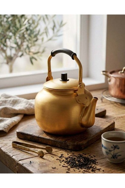 Aluminum Tea Kettle 1.5 Liter Yellow Bakelite Handle