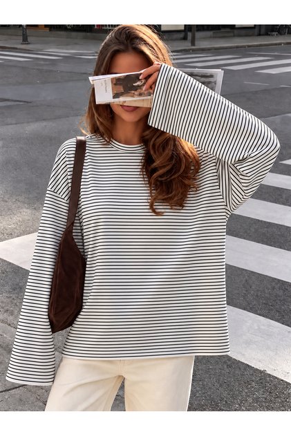Women's Soft Crew Neck Oversized Fleece Inside Long Wide Sleeve Sweatshirt