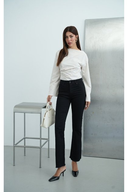 Lycra Mini Flare Jean Trousers with Tassels at the Legs