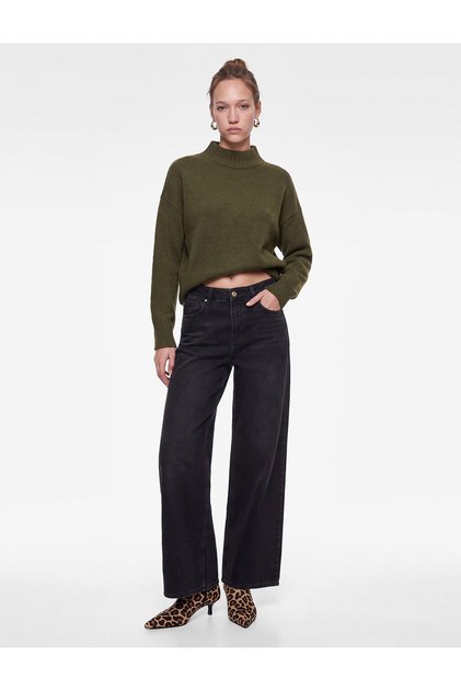 Cotton Pocketed Buttoned Low Waist Straight Loose Fit Denim Trousers - Loose Straight Fit Jean