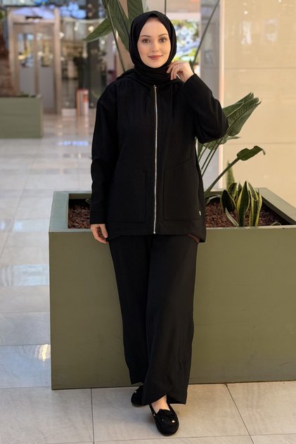 Venus Suit with Aller Detailed Logo Embroidered Trousers