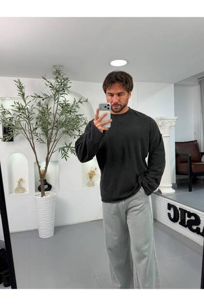 KN Model Yıkamalı Oversize Sweatshirt