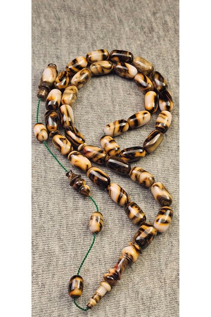 Old German Crimped Amber Rosary – White Gum Resin Coffee Dough Marbled – Czechoslovak Knife Handle Nispeti – Ahmet İlhan Usta Mahir Model – 7.15 X 12.65 mm – Last 3 Pieces