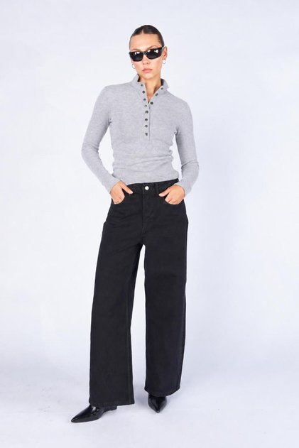 Women's Snow Melange Crew Neck Camisole Blouse with Snap Detail on the Front