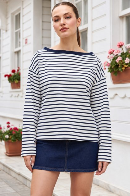 Women's Boat Neck Oversize Striped Blouse