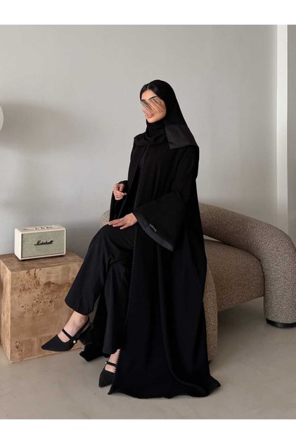 عبايه انيقه وساده كم كلوش