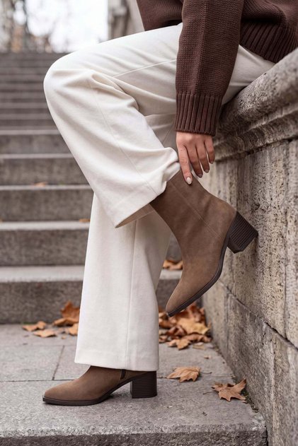 Women's Pointed Toe Stitched Detailed Thick Heeled Boots Vorsis Light Brown Suede