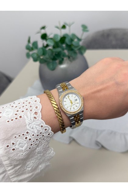Model Gold Renk Çelik Kordon Kadın Kol Saati bilek ölçüsü max 21 cm dir daraltılabılır