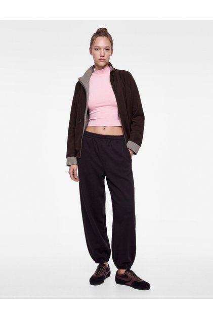 Comfortable Fit Jogger Sweatpants with Raised Three-Thread Pockets