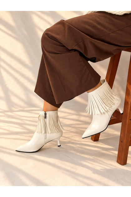 Savanna White Leather 5 cm Thin Heel Tassel Detail Women's Boots Botties