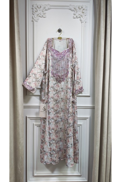 High-Quality Jalabiya (Uae Thobe) Featuring a Soft and Comfortable Fabric with Floral Prints and Delicate Rose Patterns, Embroidered.
