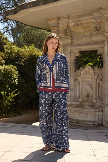 Navy blue satin set with shawl pattern