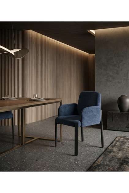 كرسي طعام مودرن أزرق داكن بذراعين وأرجل معدنية سوداء | موفن هوم | MOVEN HOME