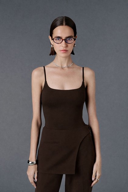 Askılı kare yaka bodysuit