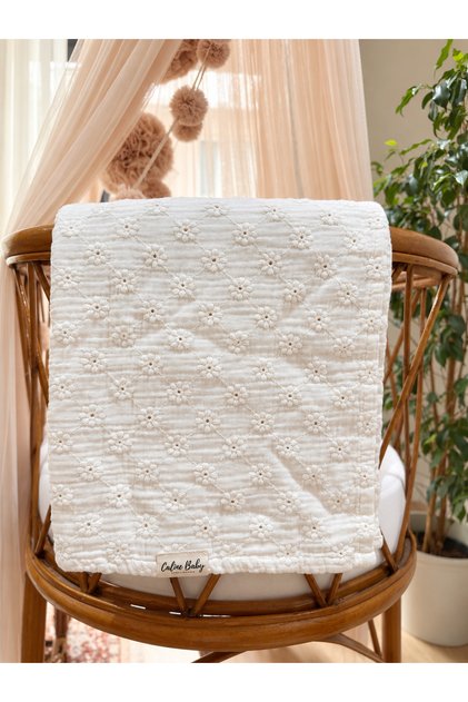 2 Layer Brode Muslin Daisy Pattern - 110X110 cm