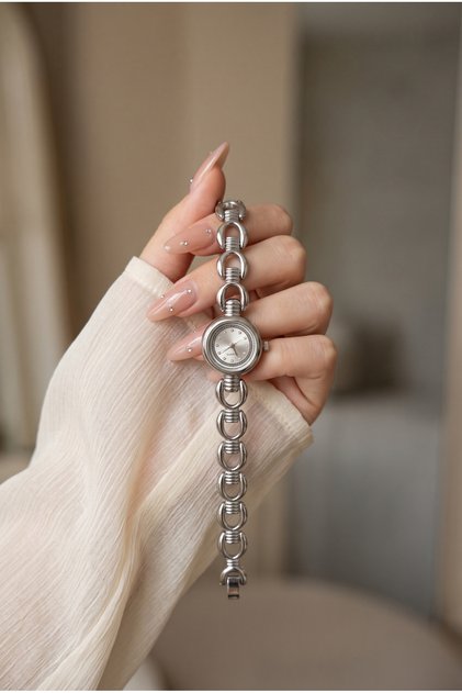 Women's Steel Watch Silver Color Vintage Elegant Design Classic | Luxury Old Money Stylish Women's Wristwatch | Limited Edition 2027