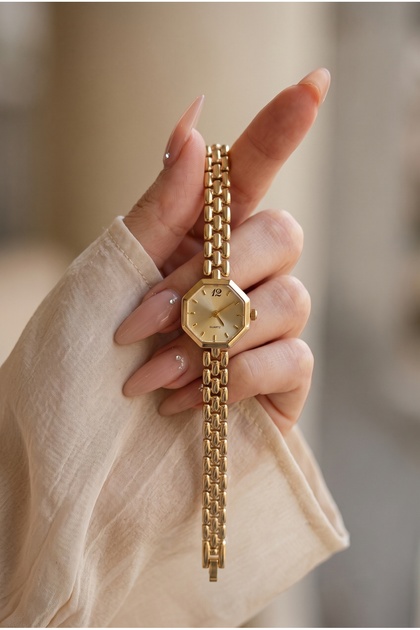 Women's Steel Watch Gold Color Premium Case Vintage | Elegant and Stylish Luxury Old Money Classic Women's Wristwatch | Limited Edition 2027