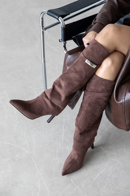 Scorpi Women's Belt Detail Suede Boots Brown
