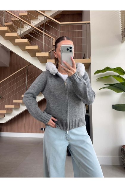 Fur-Collared Zippered Knitwear Cardigan