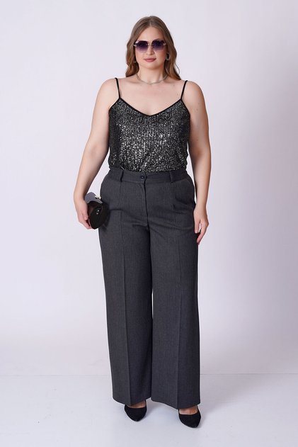 Wide-Leg Pants Made of Thick Fabric