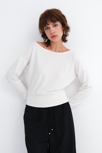 بلوزة بياقة كاياك P13188