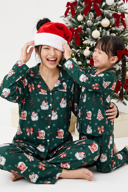 Green Christmas Themed Patterned Thermal Fabric Ultra Soft Buttoned Knitted Pajama Set