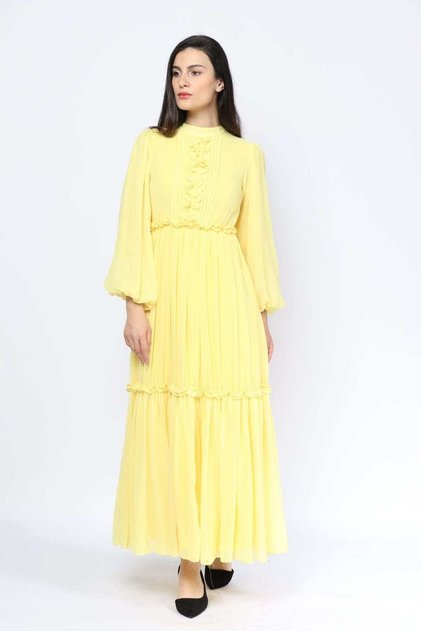 Maxi Dress with Long Sleeves and Ruffled Trim