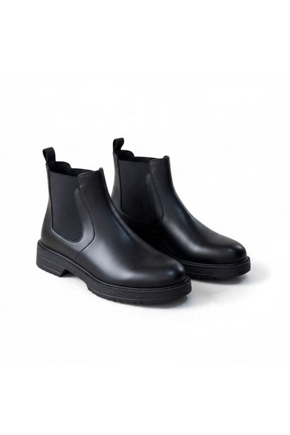 Black Leather Round Toe Women's Chelsea Boots with Elastic Sides