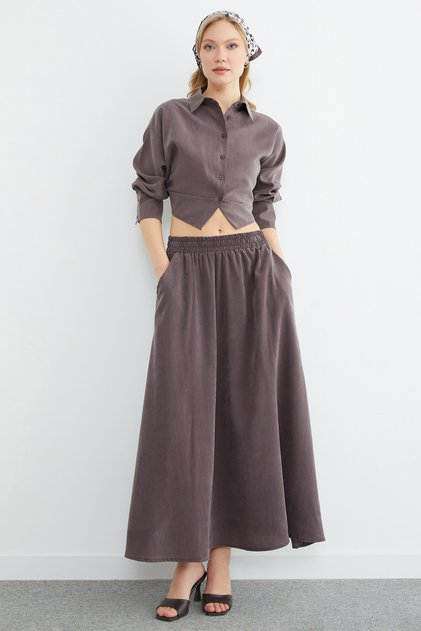 Elastic Waist Pocketed Maxi Skirt