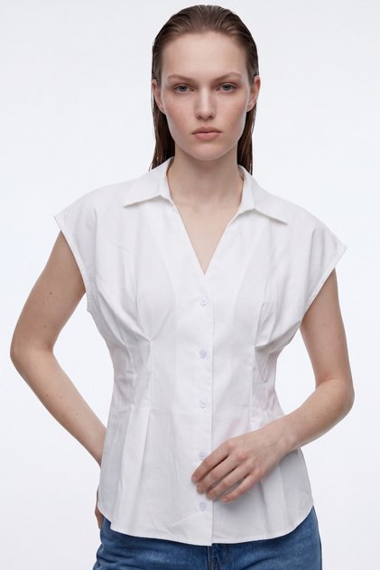 Waist-Cinched Sleeveless Buttoned Women's Shirt