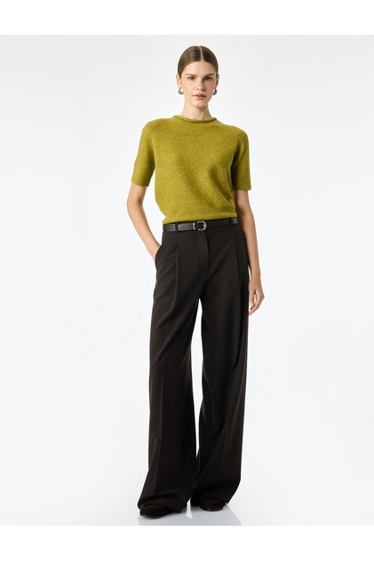 Soft Textured Crew Neck Short Sleeve Knit Sweater