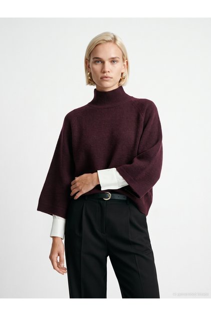 10901 Wool Blend Turtleneck Sweater