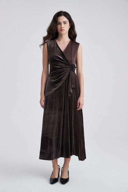 Sleeveless V-Neck Midi Dress with Pleated Panel