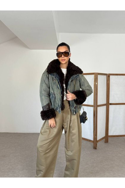 Kadın İçi Peluş Detaylı Denim Kot Mont