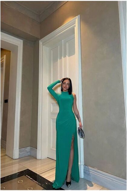 Bicycle-Style Evening Dress with a Single Collar and Sleeves · Color: Emerald · Size: M BX