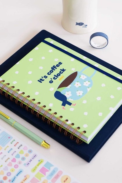 2027 Year A5 Agenda Spiral Bound 15X21 cm - 12 Months Flowers