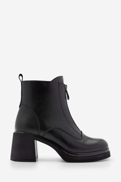 Women's Round Toe Zippered Stitched Detailed Thick Heeled Boots Merisin Black