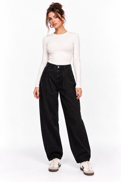 Black Women's High Relaxed Fit Mom Jean Pants - Pleated