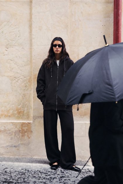 HOODED ZIPPERED OVERSIZE SWEATSHIRT