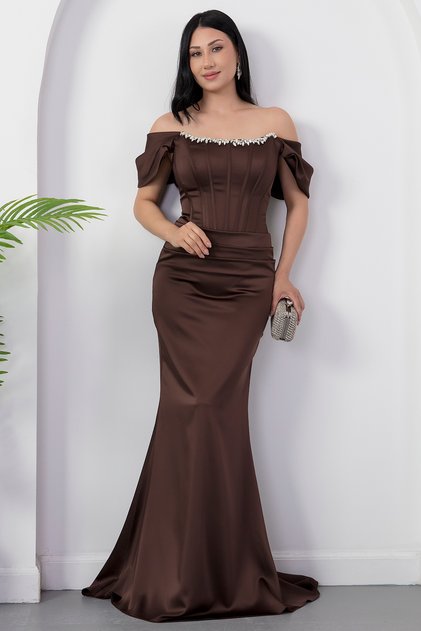 Strapless Neckline Satin Dress with Stones on the Chest Ecr5902