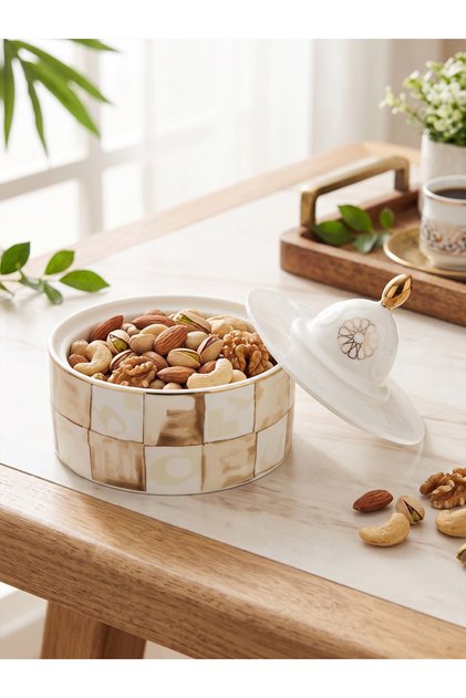 وعاء تقديم علبة مكسرات وتمرية بورسلين عظمي فاخر (Bone China) مع غطاء (11 سم × 5 سم) - بيج ترابي بتحديدات ذهبية