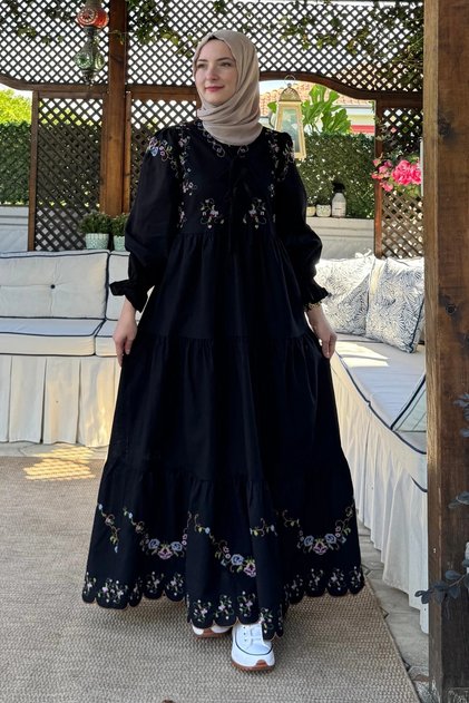 Firuze Nakışlı Elbise Siyah